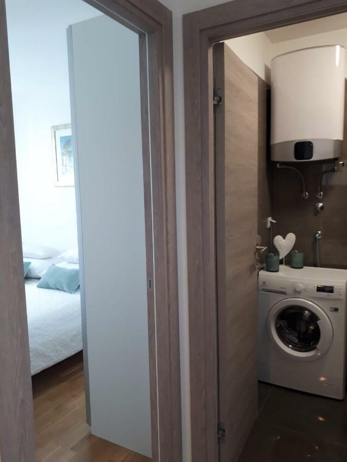 Apartment Eni With Garage Parking スプリト エクステリア 写真