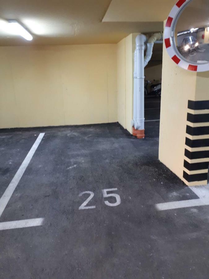 Apartment Eni With Garage Parking スプリト エクステリア 写真